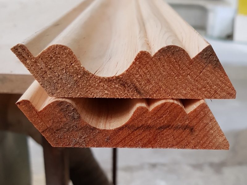 Molduras de pino hechas en nuestro taller