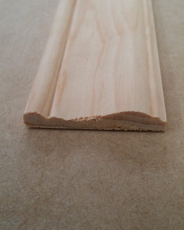 Chambrana de pino modelo C1