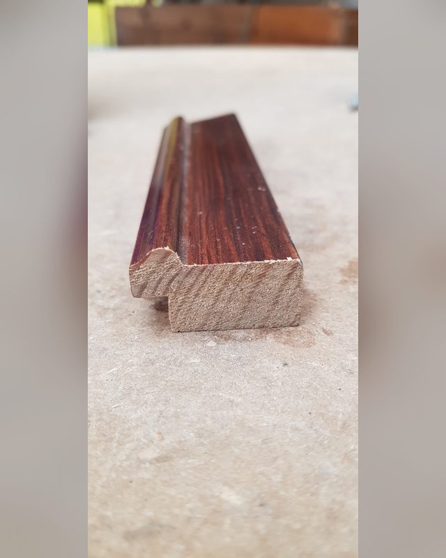 Perfil de la moldura de pino MT2